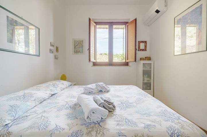 Appartement entier, Erice : appartement vue mer avec terrasse et jardin privé in Tonnara di Bonagia, Valderice