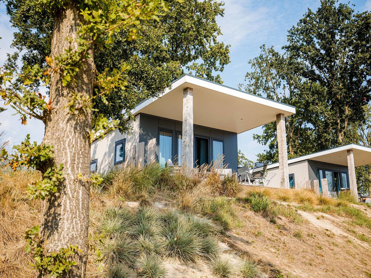 Chalet in Duisburg with Beach and Harbor Views in Bergen (Limburg), De Maasduinen National Park