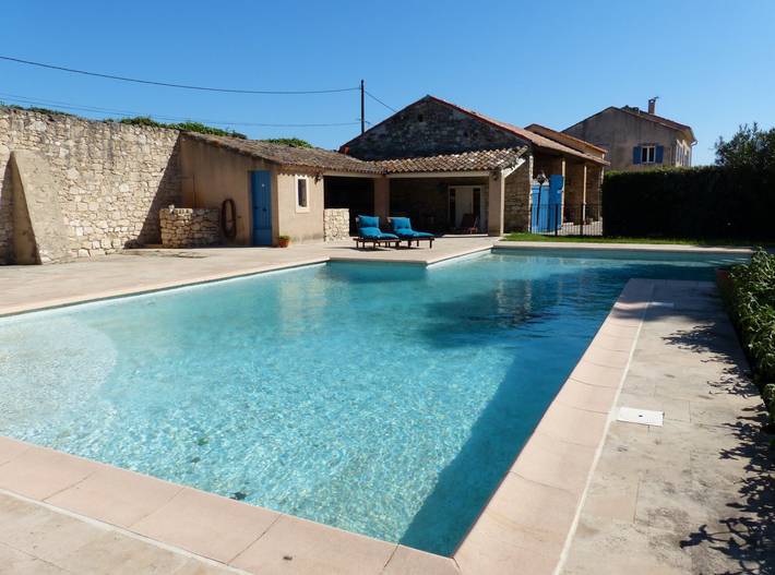 Gîte pour 4 personnes, avec piscine et jardin