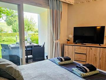 Gîte pour 3 personnes, avec vue ainsi que jardin et vue sur le lac à Duingt