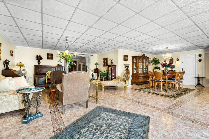 Apartamento de vacaciones para 6 personas, con terraza además de jardín y piscina - 1