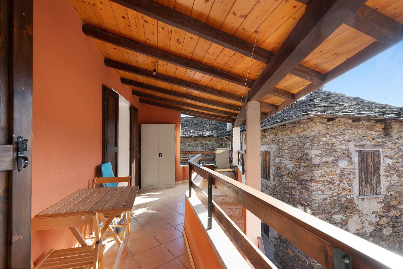 Appartamento intero, Appartamento "La Ghianda" con terrazza e Wi-Fi in Cossogno, Lago Maggiore (Piemonte)