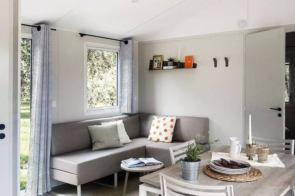 Mobile-home | Comfort | 3 Bedrooms | 6 sleeps | Raised terrace | A/C in Guérard, Seine-et-Marne