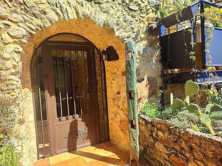 Location de vacances pour 5 personnes, avec vue et jardin, animaux acceptés à La Capelle-et-Masmolène - 2