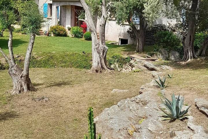 Location de vacances pour 4 personnes, avec jardin à Sisco