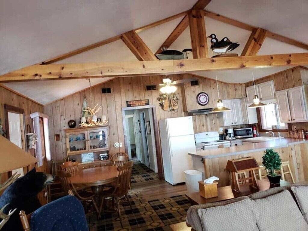 Spectacular Lakefront Cabin w/boat mooring on Higgins Lake Sleeps up to 8 people in Higgins Lake