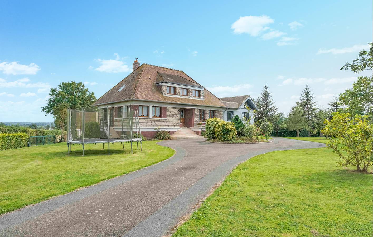 Ruim appartement: TV, Parkeerplaats, Zwembad, Tuin & Internet in Villers-sous-Foucarmont, Dieppe en omgeving