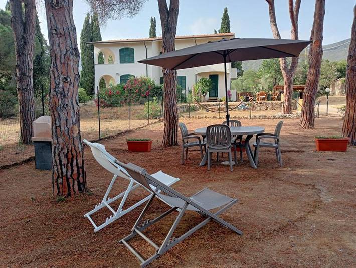 Casa vacanza per 4 persone, con giardino e panorama, con animali domestici in Lacona