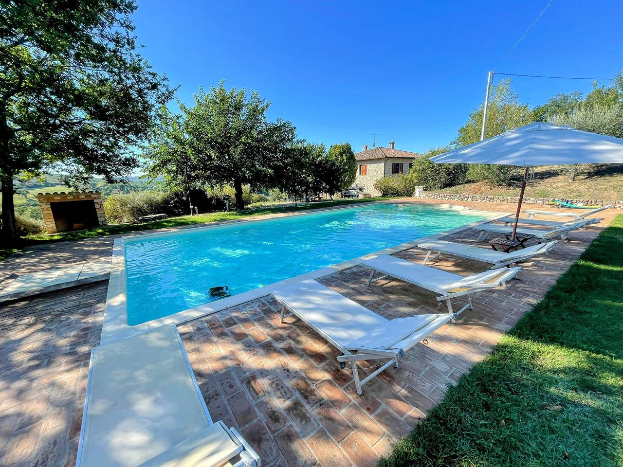 Freistehende Villa – 10 Schlafplätze – Pool – Pergola – Spielplatz für Kinder – in Todi, Perugia Provinz