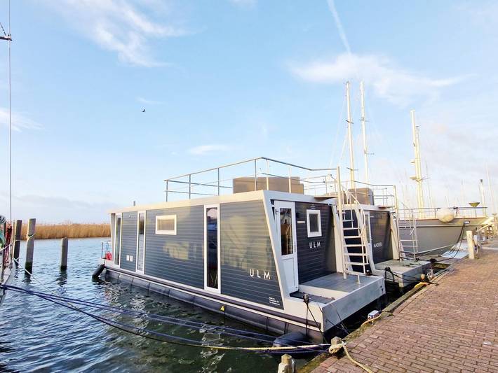Boot für 4 Personen, mit Balkon und Terrasse
