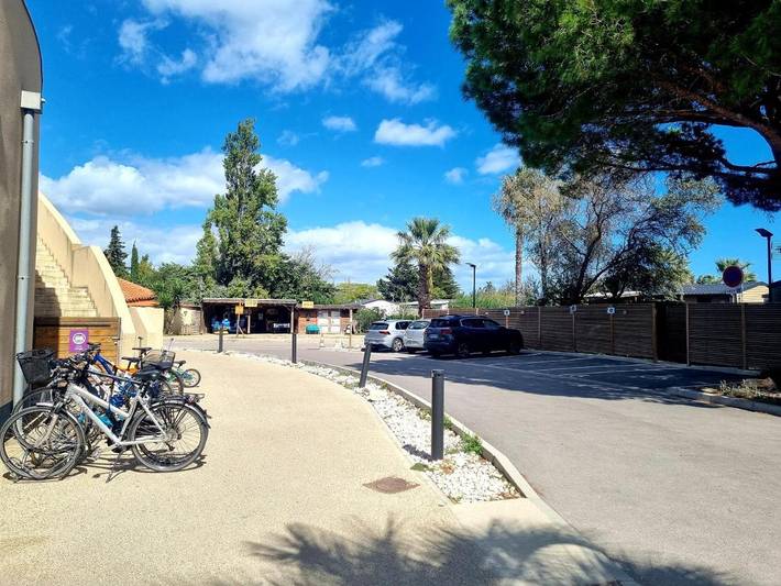 Camping pour 6 personnes, avec piscine ainsi que jacuzzi et jardin, animaux acceptés à Torreilles - 2