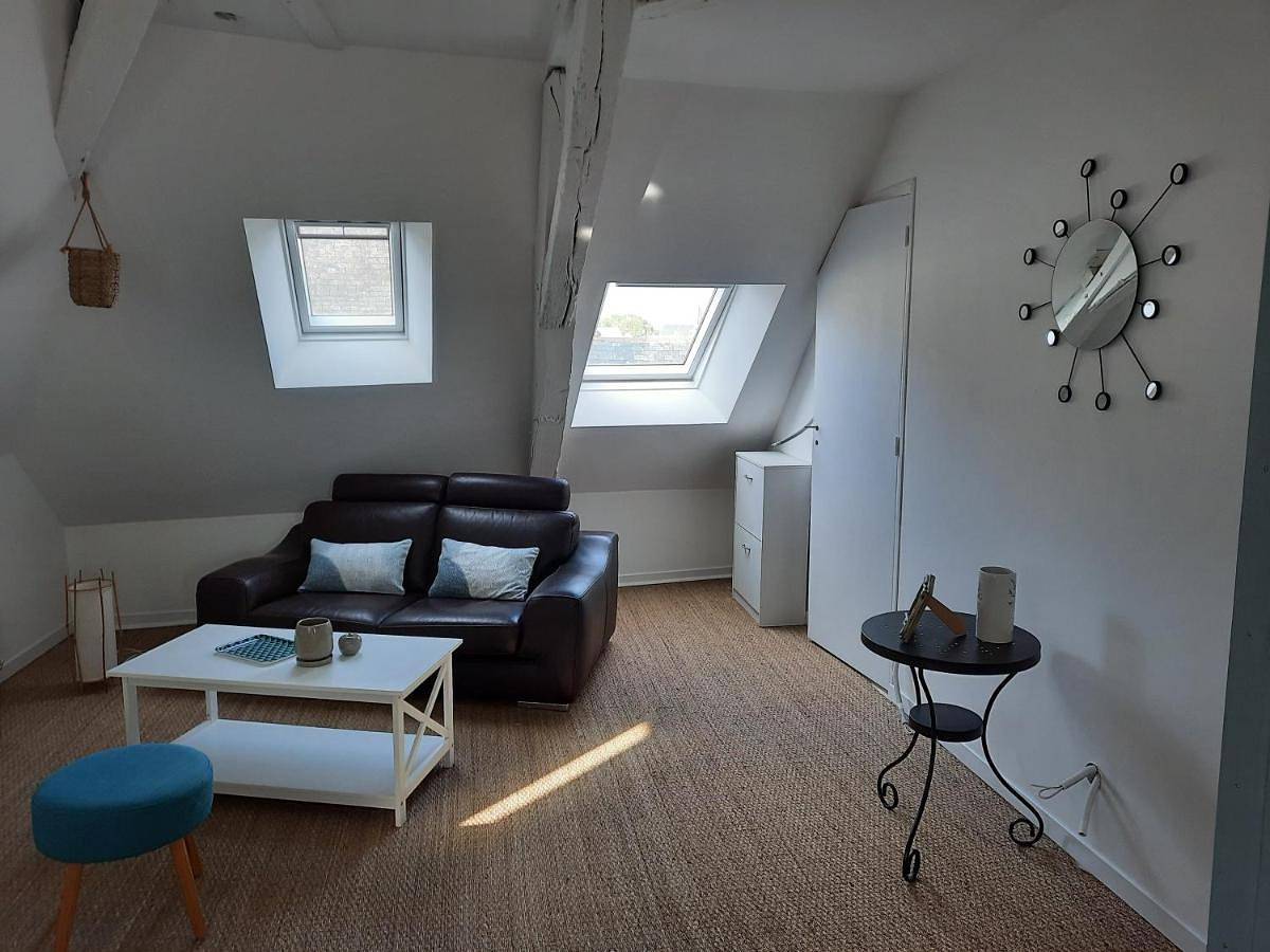 Appartement entier, One-Bedroom Apartment in Le Lion-d'Angers, Vallée de la Loire