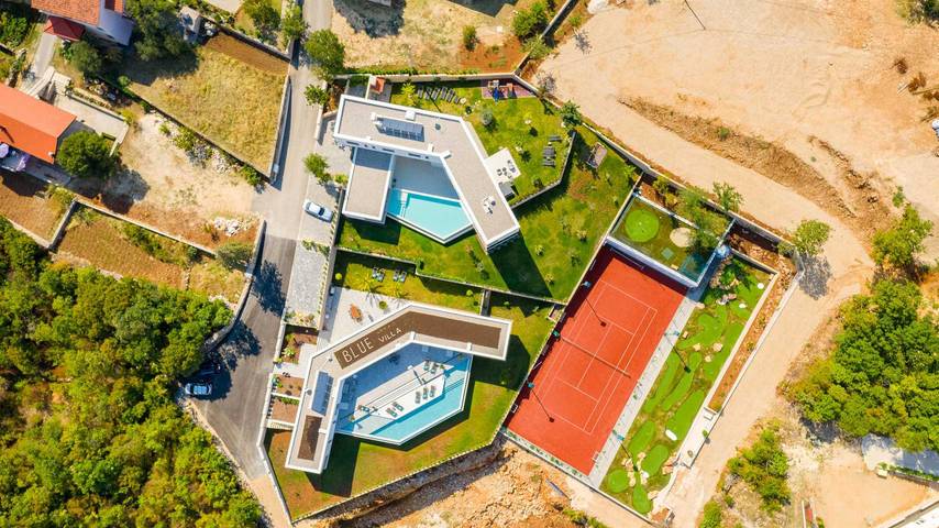 Ferienhaus für 20 Personen, mit Balkon und Pool