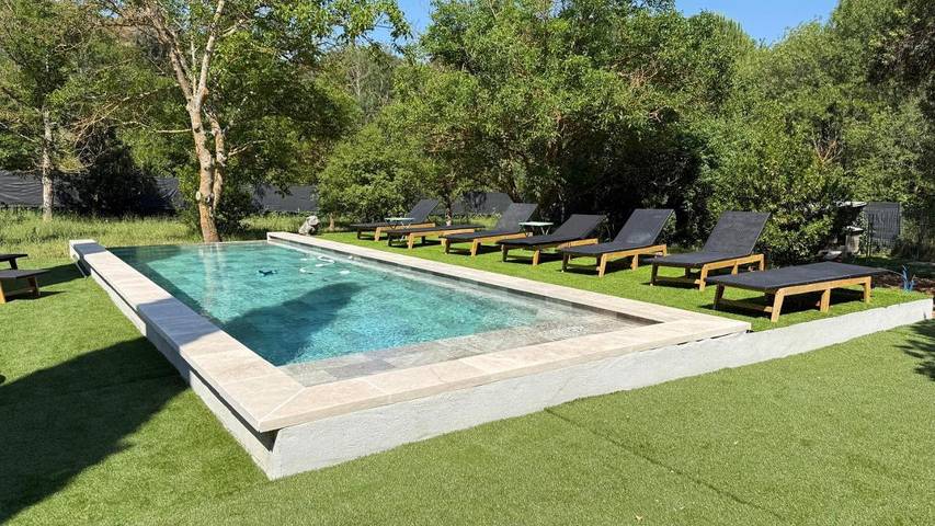 Maison de vacances pour 4 personnes, avec Terrasse ainsi que Jardin et Piscine