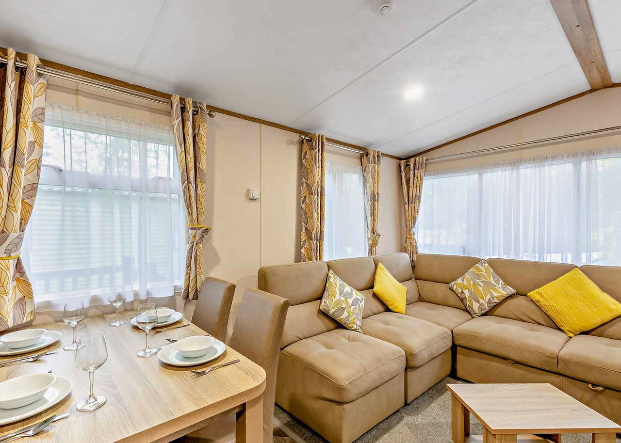 Silver Premium 2 Bedroom Caravan, Sleeps 6 in Bowness-on-Windermere, Lake District