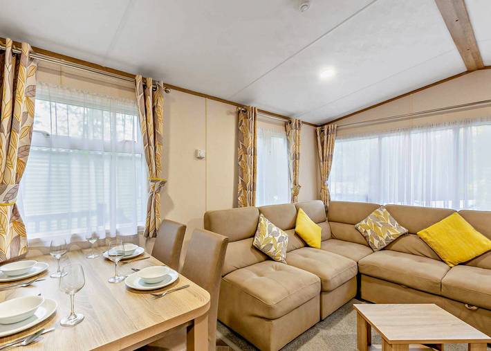 Silver Premium 2 Bedroom Caravan, Sleeps 6 in Bowness-on-Windermere, Lake District