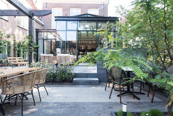 Hotel voor 2 personen, met Terras en Tuin in Hoorn