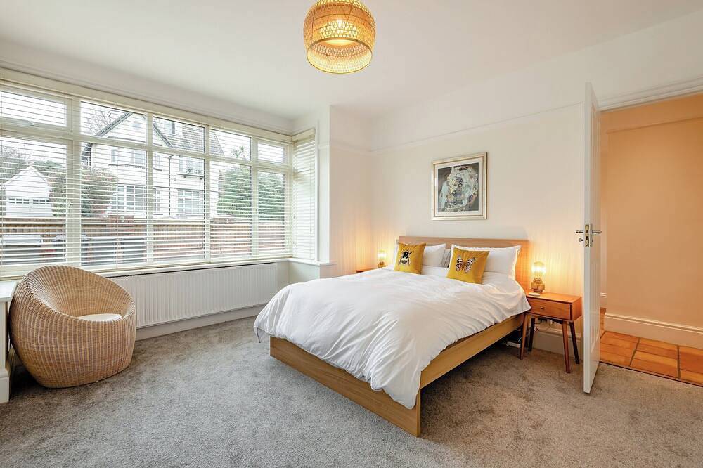 3 bedroom accommodation in Bournemouth in Bournemouth, South West England