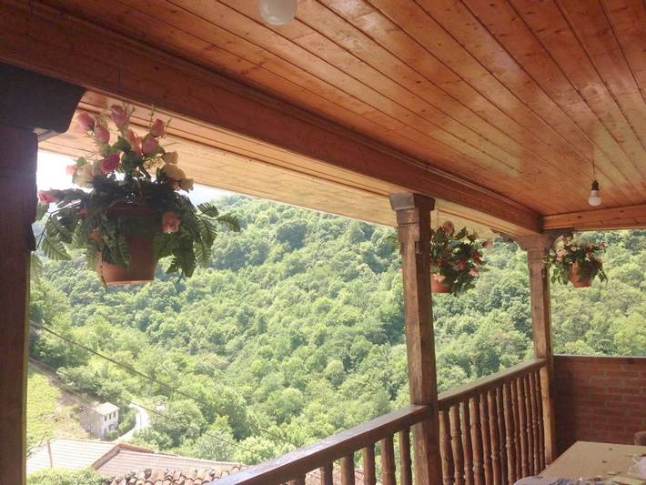Casa rural con piscina para 6 personas, con Balcón y Terraza además de Jardín y Piscina en Eo-Navia