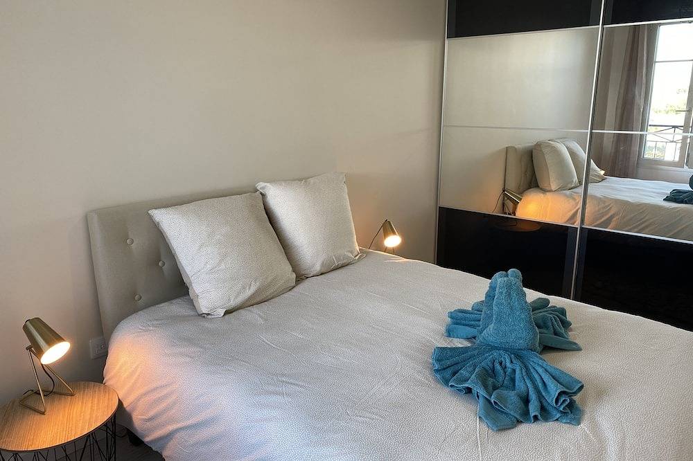 Entire apartment, Apartment-Private Bathroom-Apartment-Garden view-Dream Apartments in Serris, Seine-et-Marne