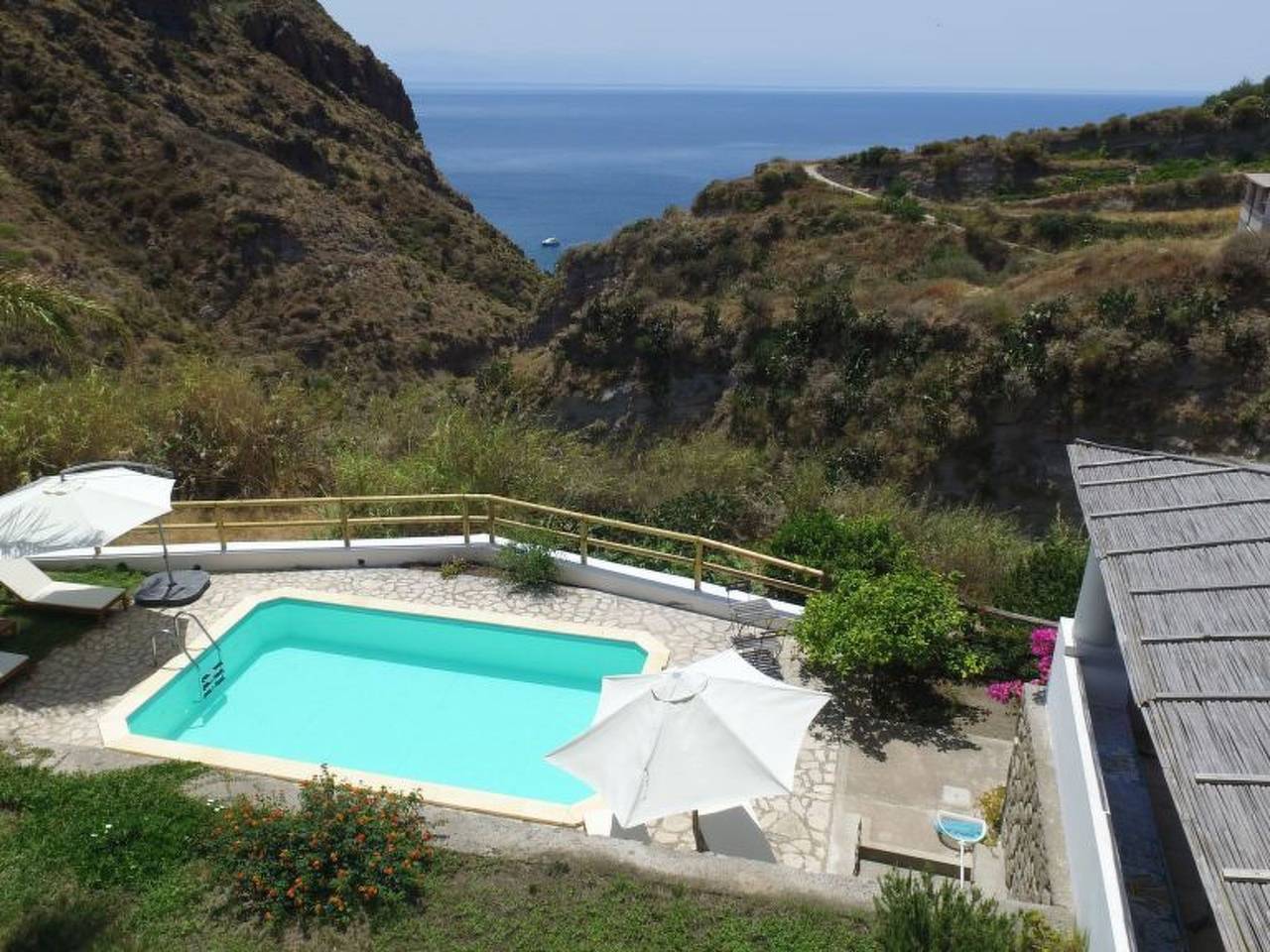 Ausgezeichnete Villa mit Schwimmbad, Panoramaterrassen in Lipari