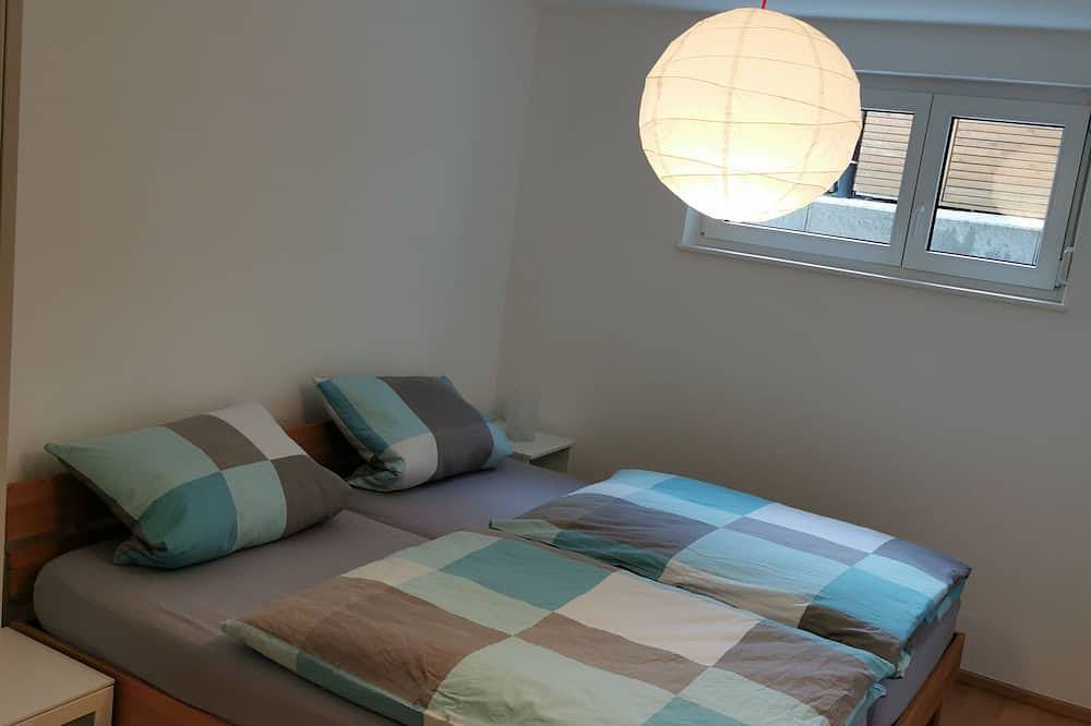 Ganze Wohnung, Klimatisierte Ferienwohnung in schöner Ortsrandlage in Heitersheim, Südschwarzwald