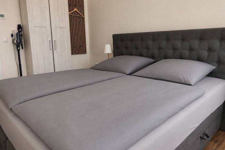 Ganze Wohnung, Ferienwohnung 120m² mit Seeblick, Steg direkt am Wasser / 8 Pers. 3 Schlafz. in Kahnsdorf, Neukieritzsch