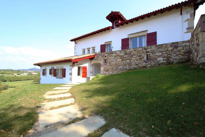 Gîte pour 4 personnes, avec Terrasse et Jardin