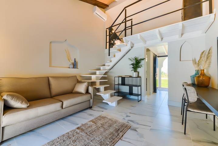 Entire apartment, Apartment 'Poniente' with Private Pool, Wi-Fi and Air Conditioning in Hozanejos, Chiclana de la Frontera