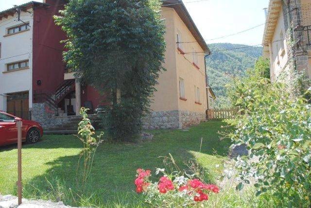 Location de vacances pour 4 personnes, avec vue et jardin à Castejón de Sos - 2