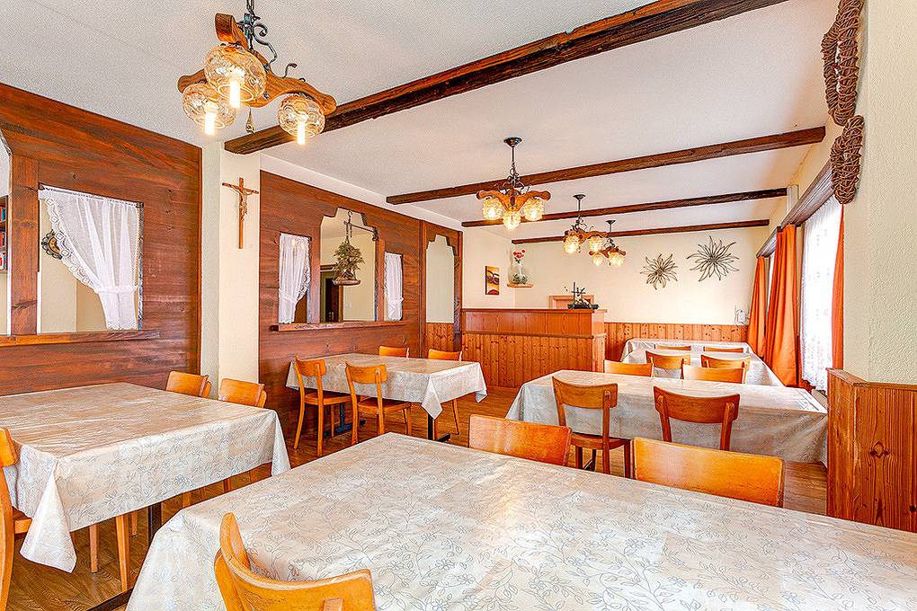 Holiday home for 29 people with view in Saas-Grund, Wallisian Alps