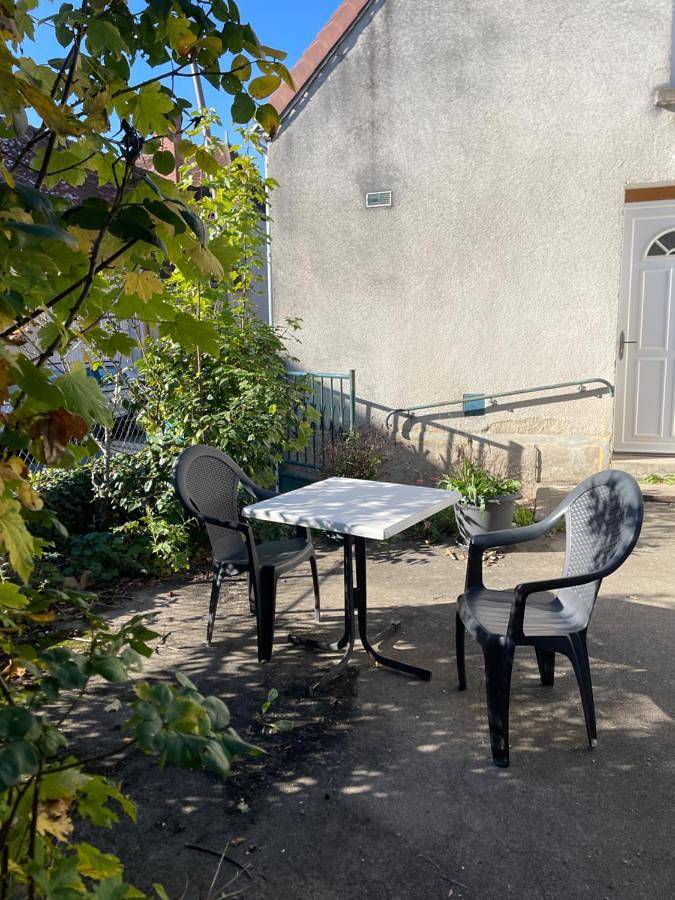 Gîte pour 2 personnes, avec terrasse et jardin, animaux acceptés à Éguzon-Chantôme - 4