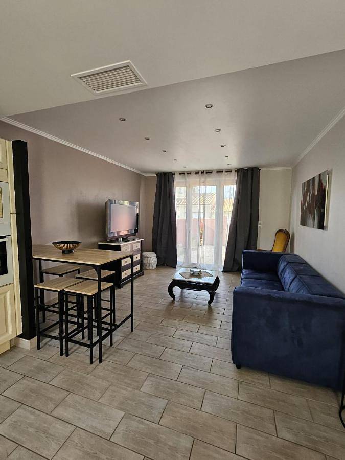 Gîte pour 2 personnes, avec terrasse et jardin à Balaruc-le-Vieux - 2