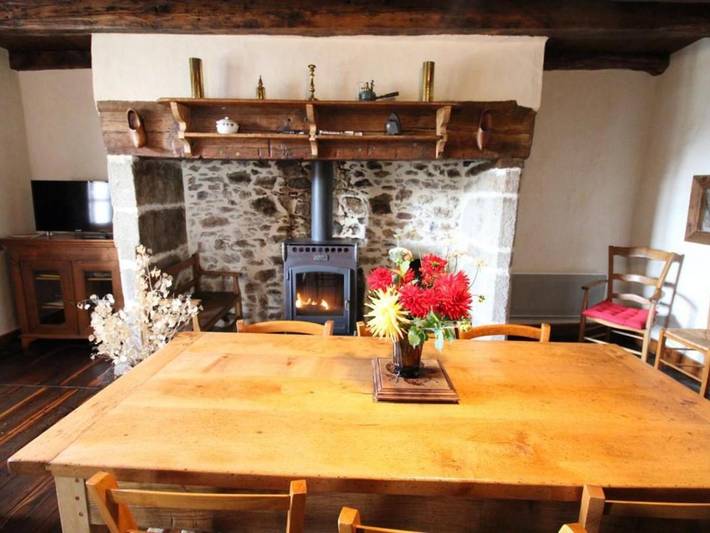 Location de vacances pour 5 personnes, avec Balcon et Jardin à Boisset (Cantal) - 4