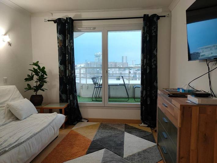 Gîte pour 4 personnes, avec Balcon ainsi que Terrasse et Vue dans Paris La Défense Arena - 3