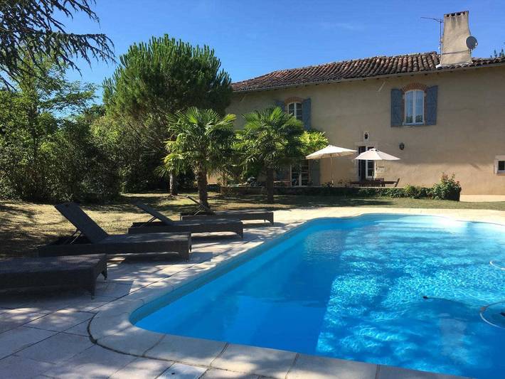 Gîte pour 6 personnes, avec Terrasse ainsi que Jardin et Piscine à Labastide-de-Lévis
