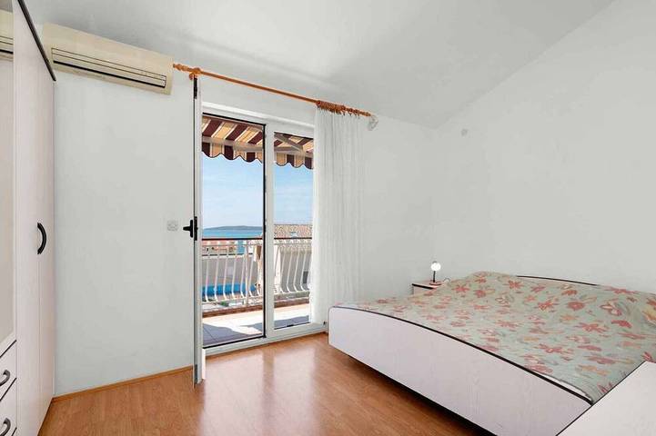 Ganze Wohnung, Apartments Maretić - Apartment mit einem Schlafzimmer und Meerblick A3 in Brodarica, Šibenik-Knin