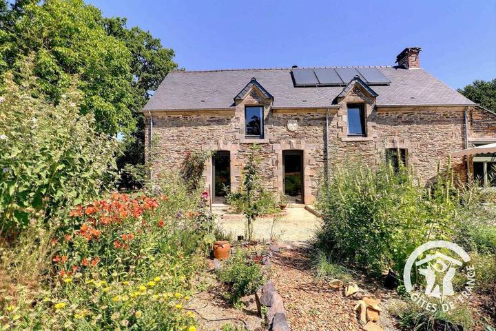 Gîte pour 10 personnes, avec Terrasse ainsi que Jardin et Vue