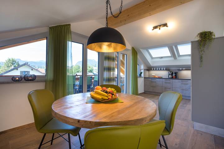 Ferienwohnung für 4 Personen, mit Balkon und Ausblick sowie Garten, kinderfreundlich in Oberstdorf