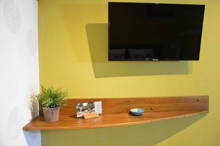 Location de vacances pour 2 personnes, avec piscine et jardin ainsi que vue et terrasse à La Destrousse - 3