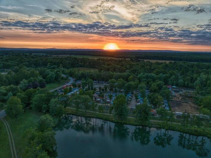 Camping pour 4 personnes, avec jardin, animaux acceptés dans Saône-et-Loire - 3