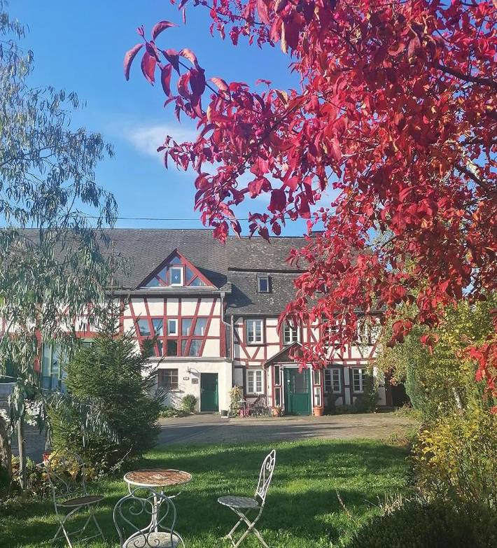 Ferienwohnung für 2 Personen, mit Terrasse und Garten sowie Ausblick