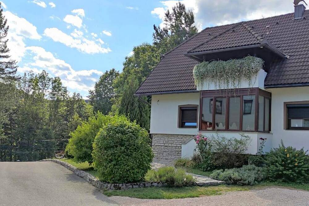 Geheel appartement, Kamers Radmila,, Plitvice, Plitvice, Kroatië in Smoljanac, Plitvicemeren