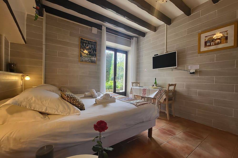 Entire apartment, Studio + terrace - Meublé de tourisme 3*** - Côte Basque Mer / Montagne in Saint-Pée-sur-Nivelle, Bayonne region