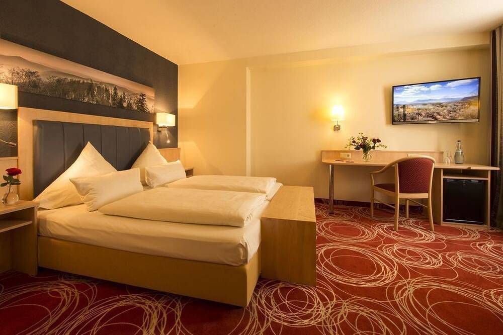 Dreibettzimmer mit Wc - Hotel Löwengarten in Speyer, Rheinebene