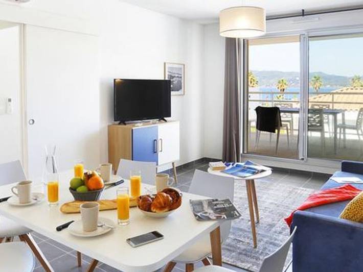 Résidence Goélia Cap Azur - Apartment 4 persons - G/360_2 Rooms 4 People in Saint-Mandrier-sur-Mer, Mediterranean Coast (France)