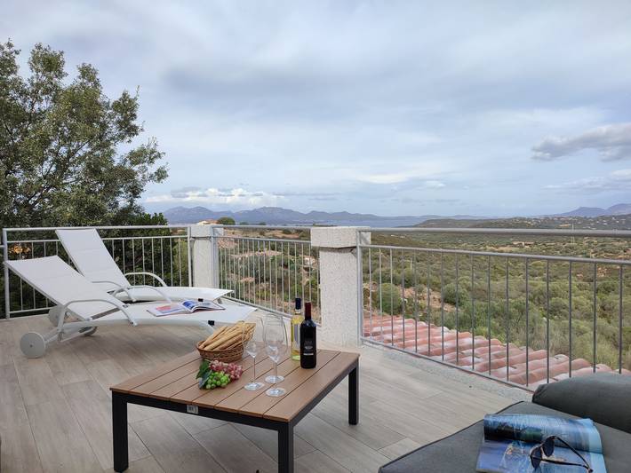 Location de vacances pour 6 personnes, avec terrasse et jardin dans Loiri Porto San Paolo - 4