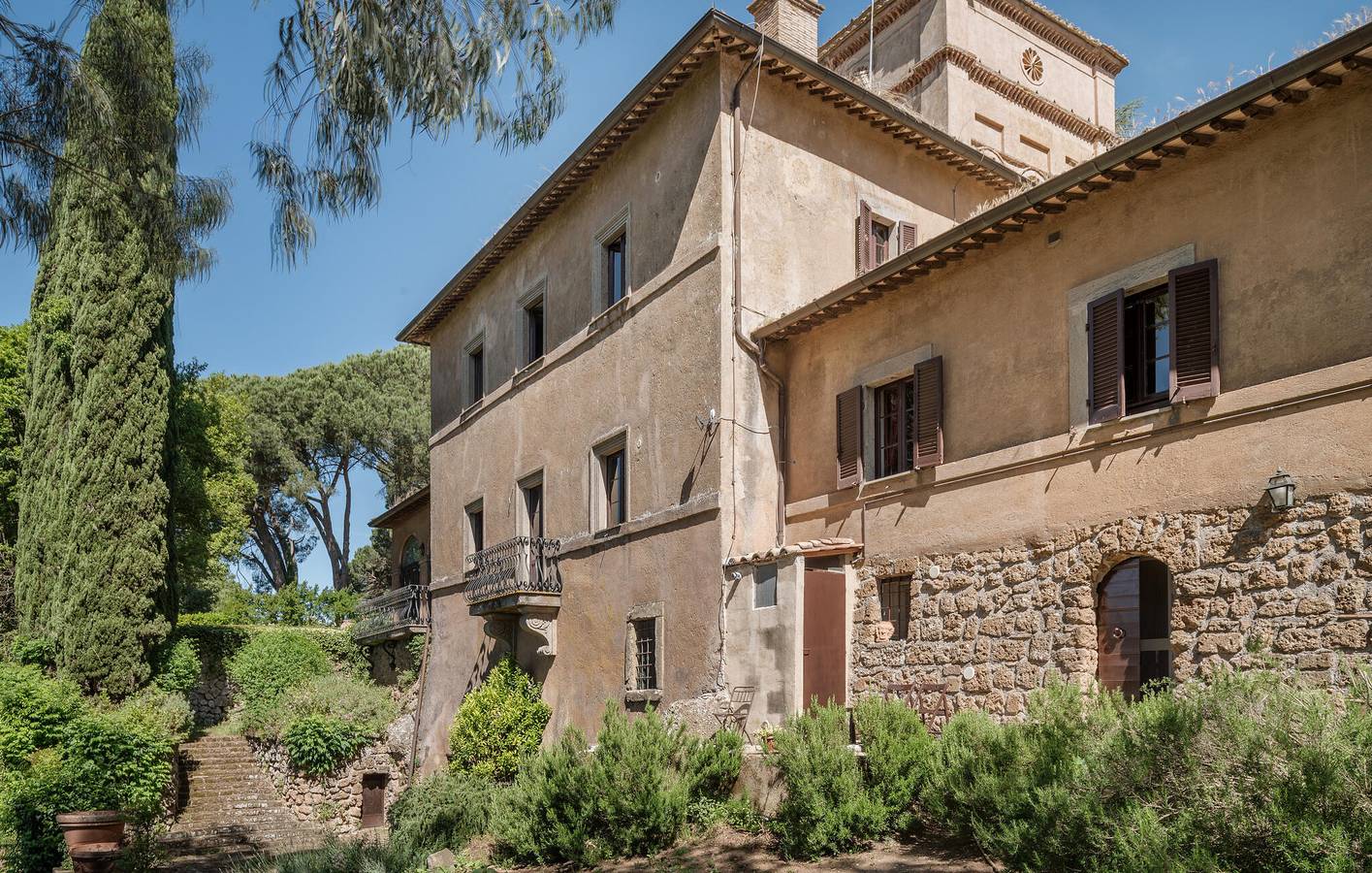 Accogliente appartamento per vacanze con piscina, WiFi e parcheggio vicino a Sutri in Sutri, Lago di Bracciano
