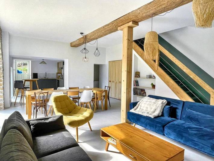 Location de vacances pour 11 personnes, avec piscine ainsi que jardin et vue à Lacenas - 2