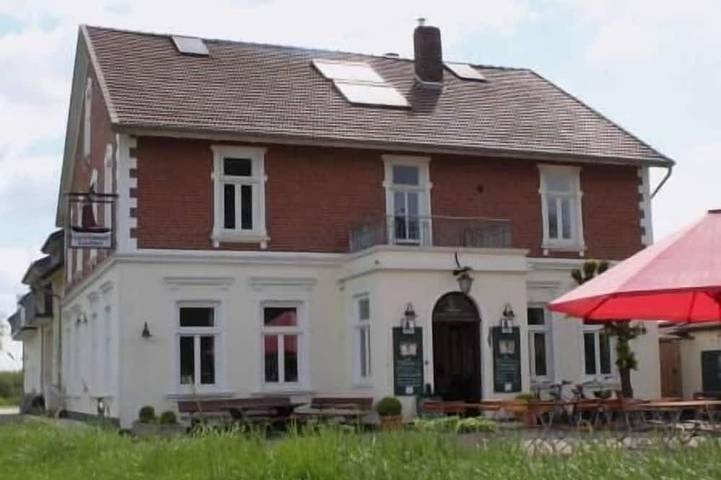 Ferienwohnung für 4 Personen, mit Garten und Balkon sowie Whirlpool in Bremen